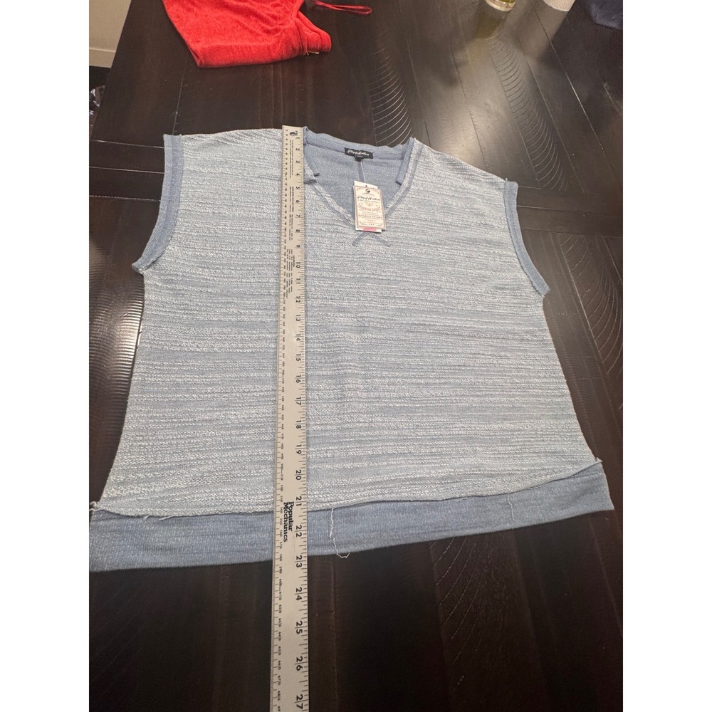 Flag & Anthem Womens Sleeveless V-Neck Knit Top Light Blue Raw Hem NWT Medium - Picture 5 of 5
